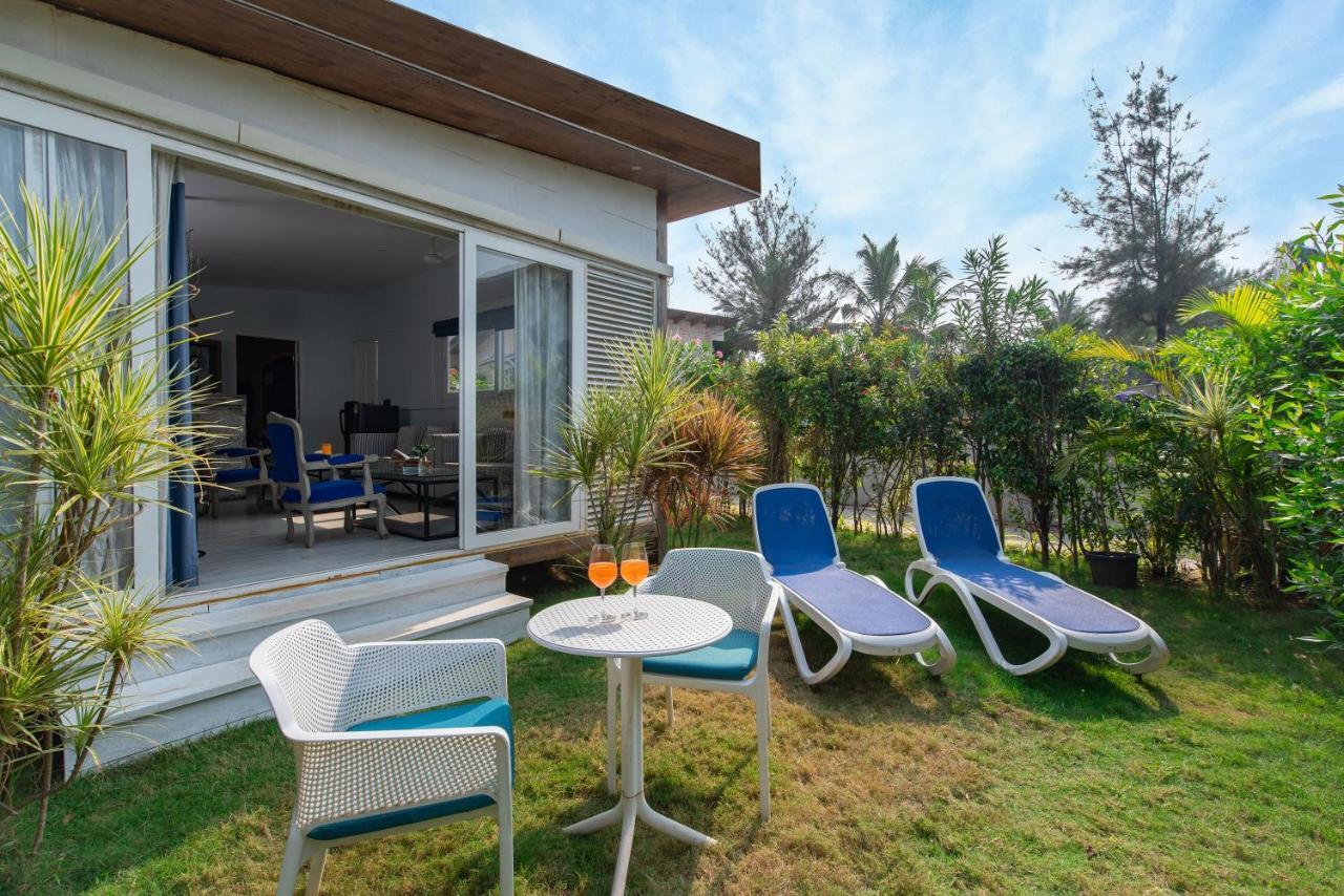 Living Room Beach Resort Morjim Exterior foto